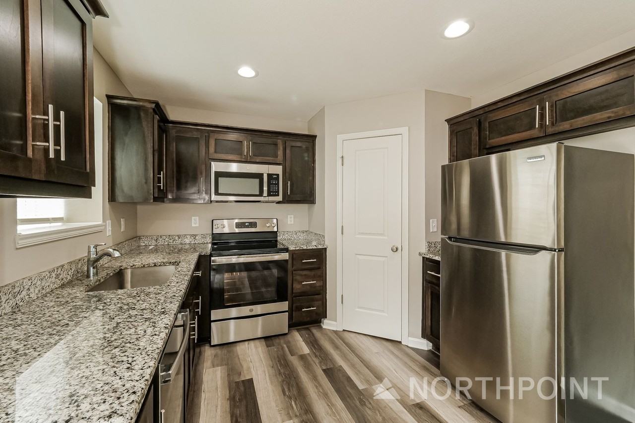 21808 Massa Cir - Photo 6 of 16