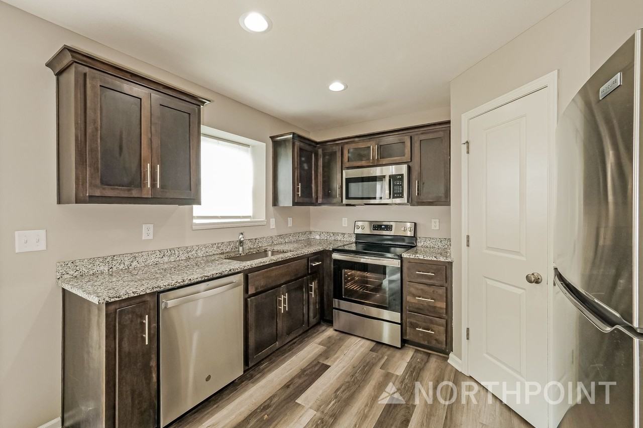 21808 Massa Cir - Photo 7 of 16