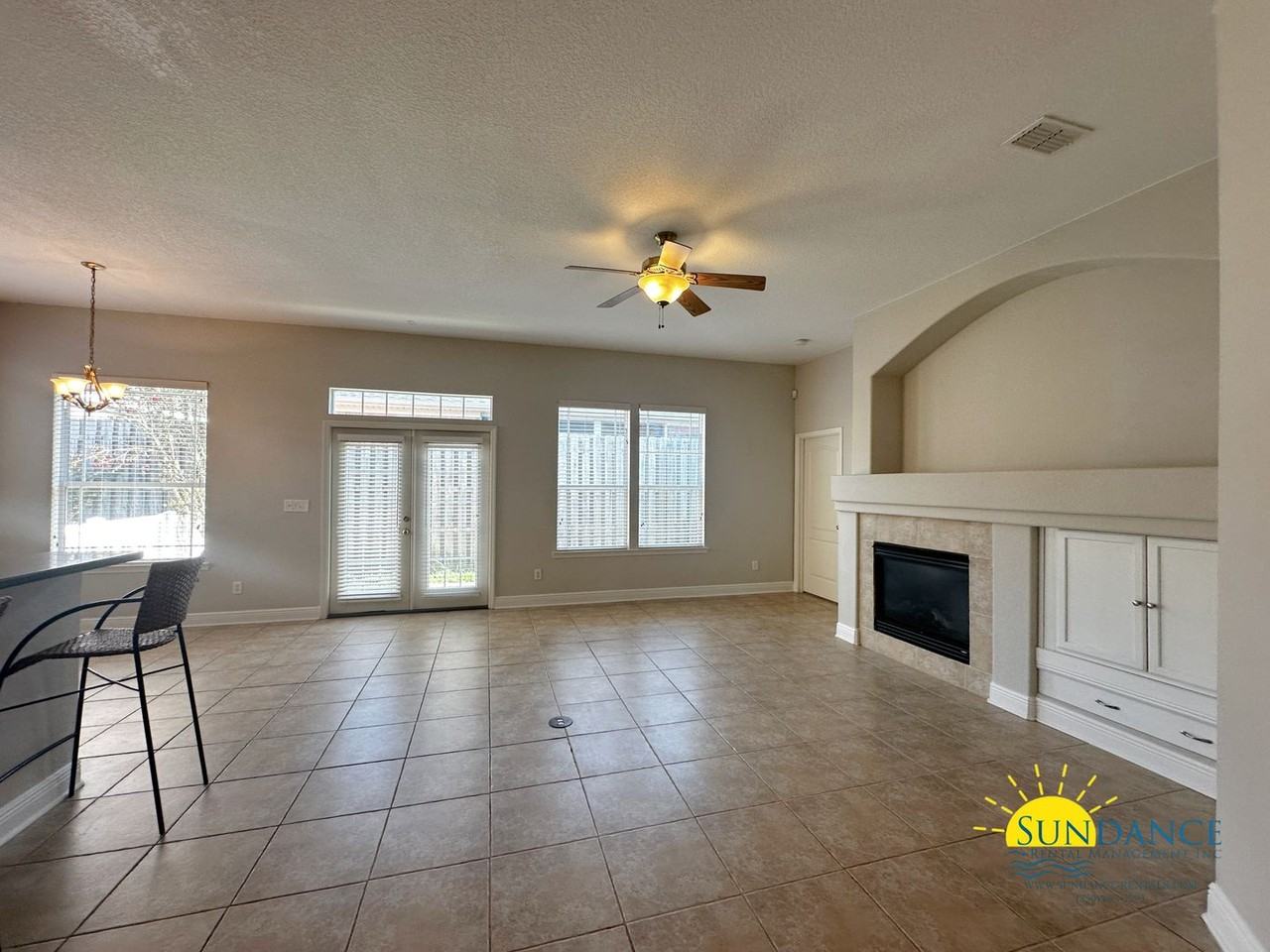 1533 Venice Ave - Photo 3 of 24