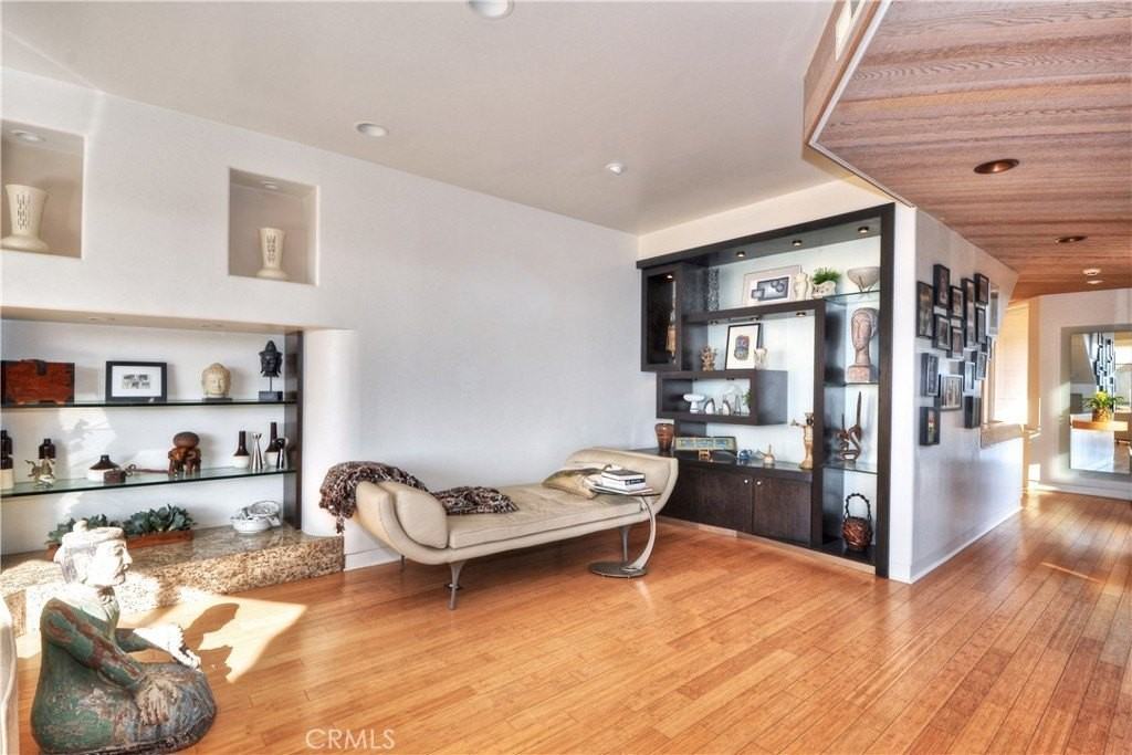 218 Emerald Bay - Photo 2 of 29