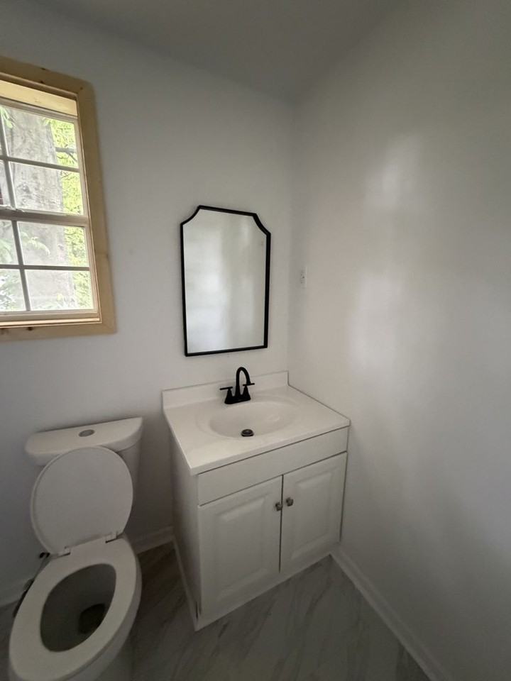 2577 Selman Ave - Photo 4 of 7