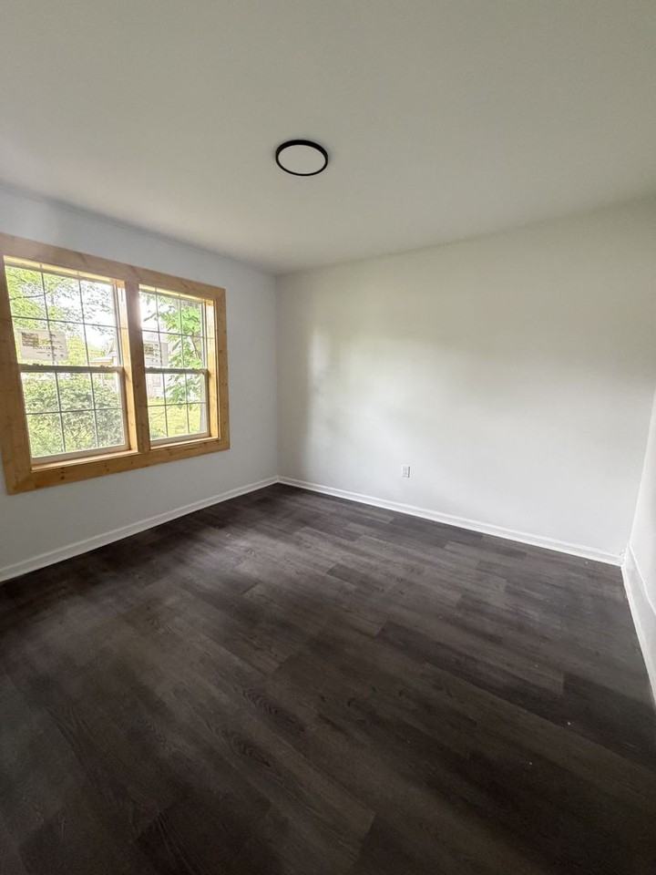 2577 Selman Ave - Photo 6 of 7
