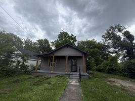 featured image of 746 Barrett Pl