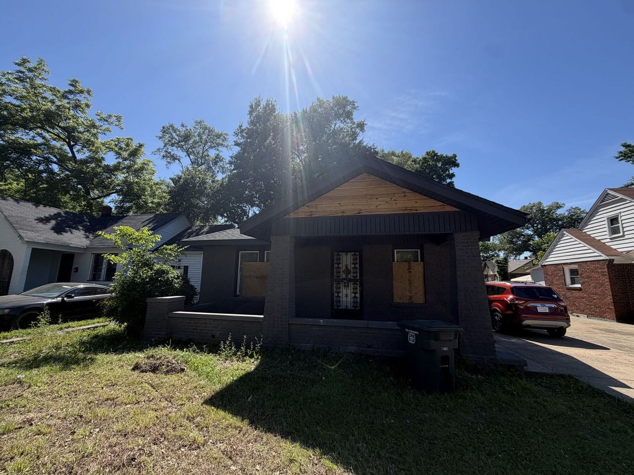 625 N Hollywood St - Photo 2 of 10