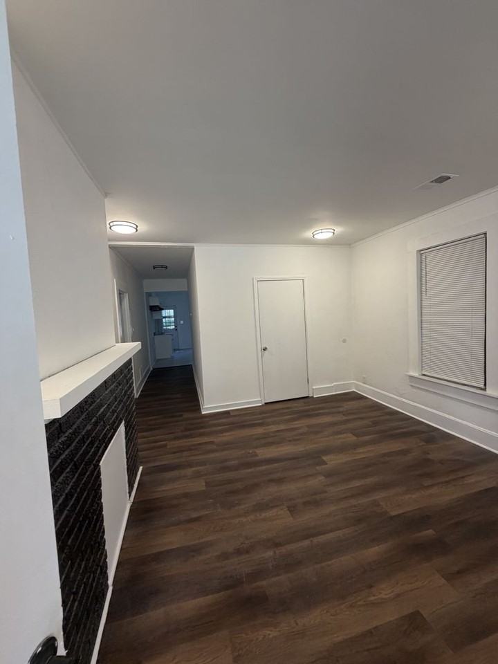 625 N Hollywood St - Photo 3 of 10