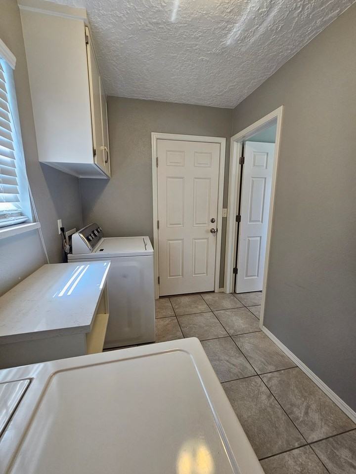 1202 Glenwood St - Photo 6 of 19