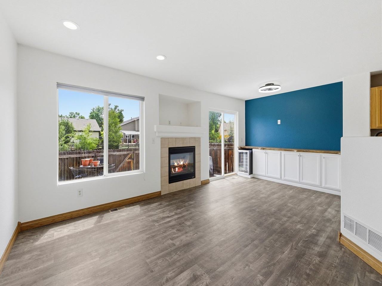 1650 Oak Creek Dr - Photo 3 of 19