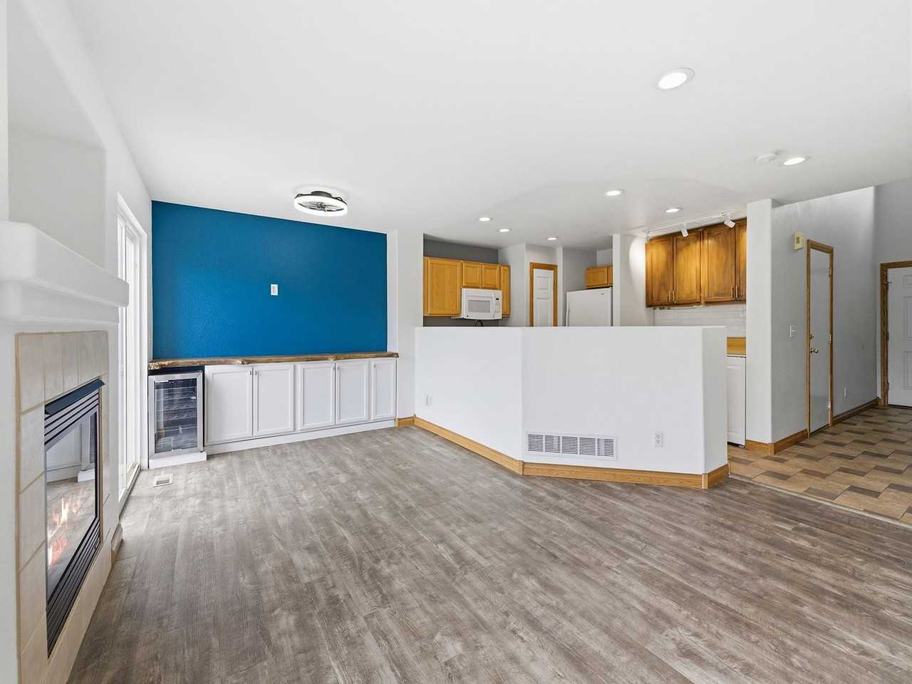 1650 Oak Creek Dr - Photo 4 of 19