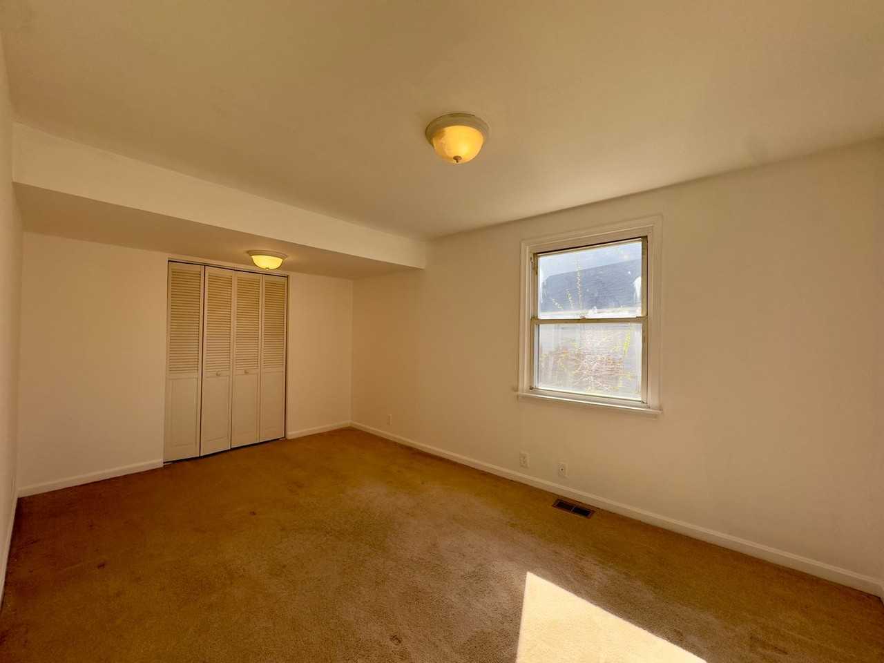 8252 Longpoint Rd - Photo 7 of 18