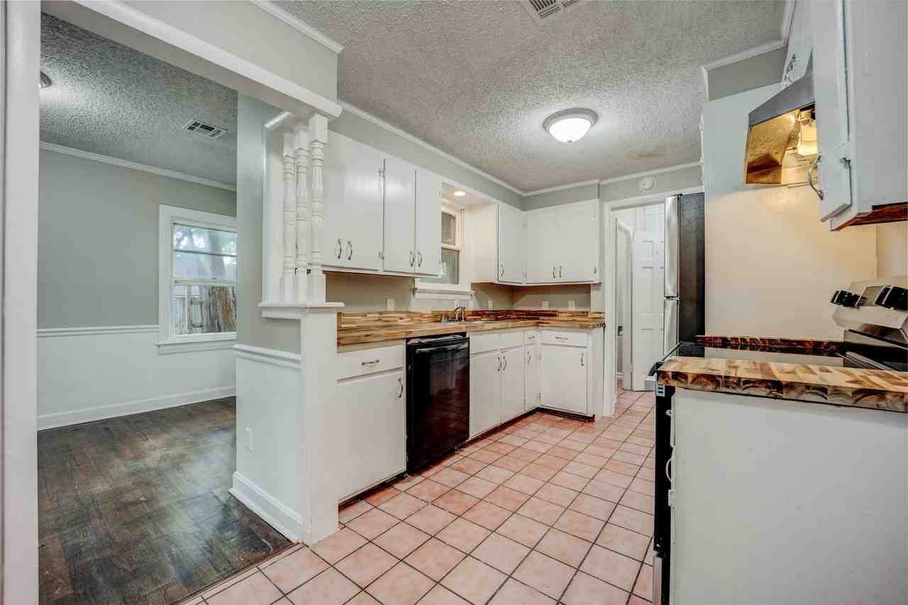 2307 S 23rd St - Photo 3 of 22