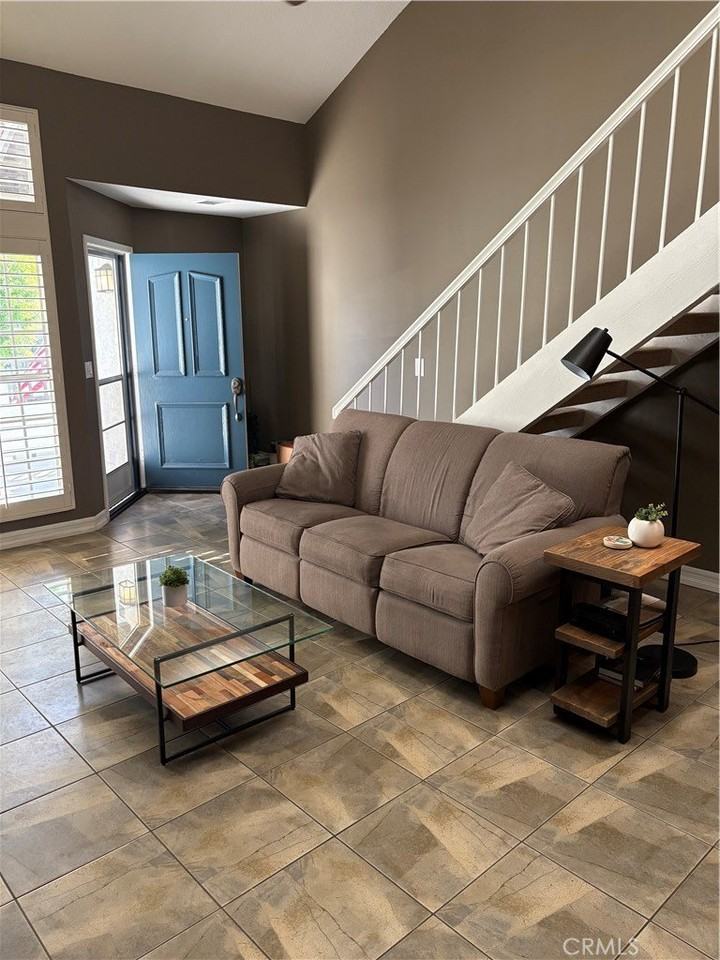 27345 Nicole Dr - Photo 5 of 22