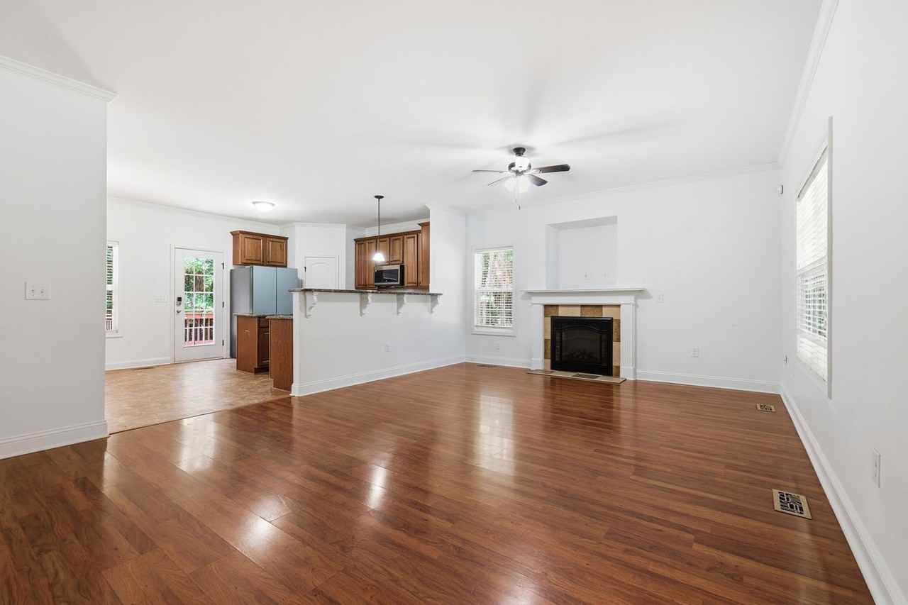 80 Valor Cir - Photo 2 of 43