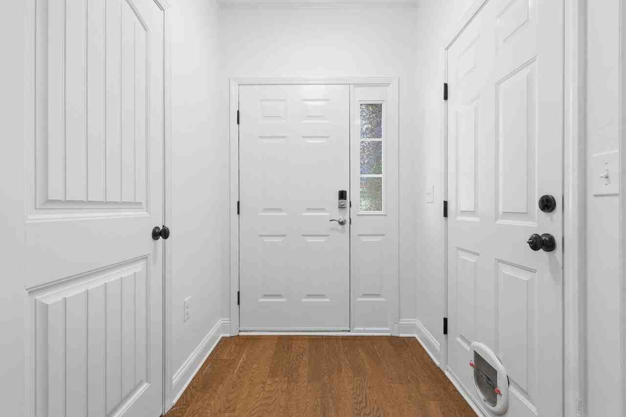 80 Valor Cir - Photo 3 of 43