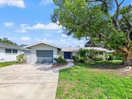 featured image of 1031 Honeysuckle Rd