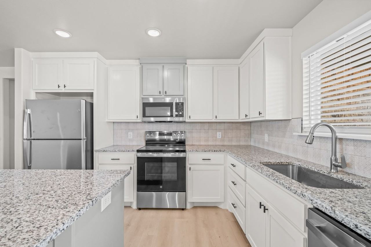 10505 E County Road 7400 - Photo 3 of 39