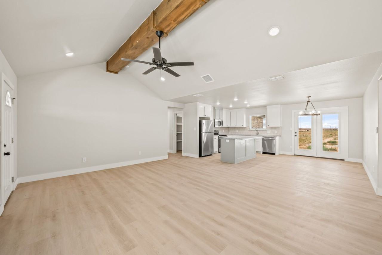 10505 E County Road 7400 - Photo 6 of 39