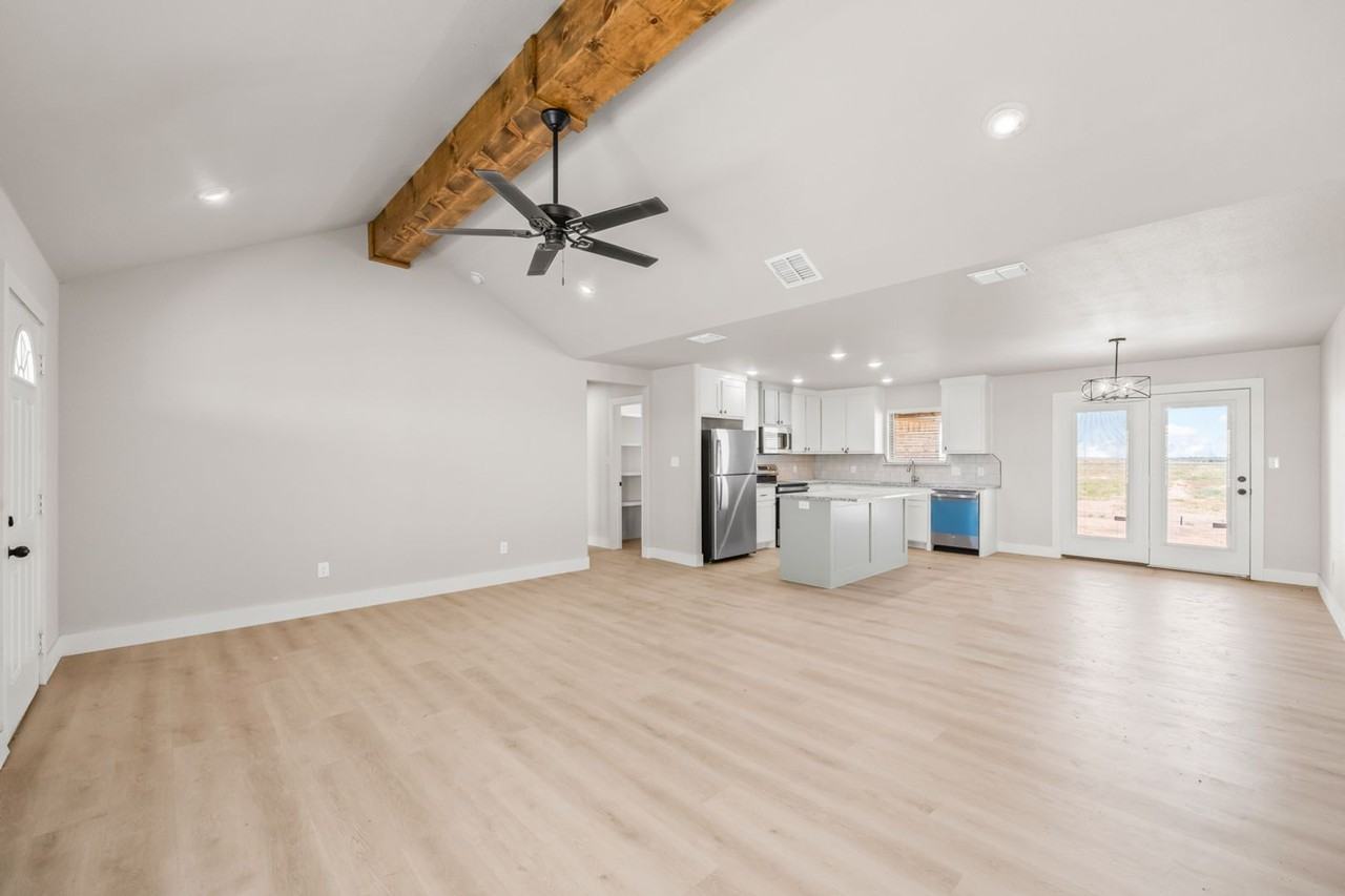 10613 E County Road 7400 - Photo 2 of 37