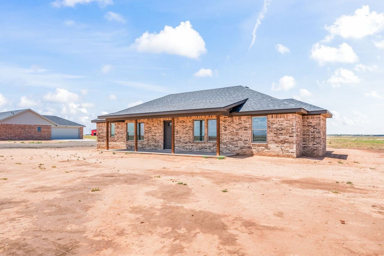 10613 E County Road 7400 - Photo 3 of 37