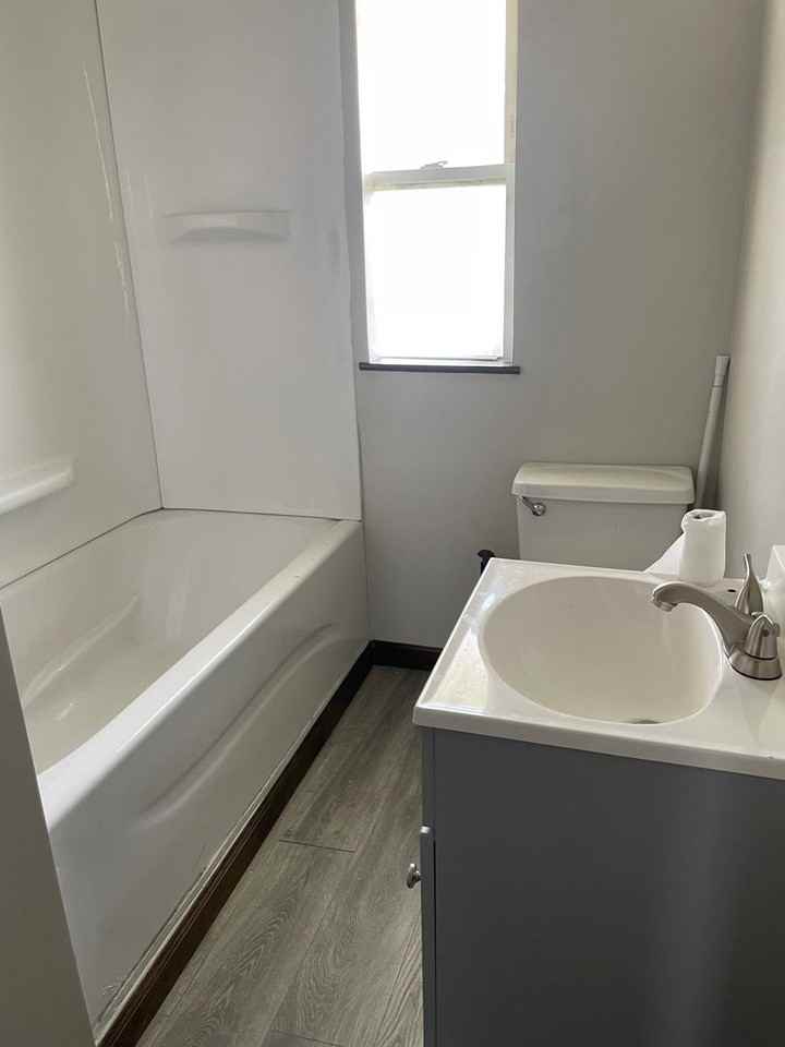 123 9th Ave - Photo 7 of 13
