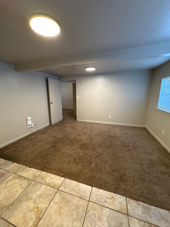 2503 N Adams St - Photo 6 of 10
