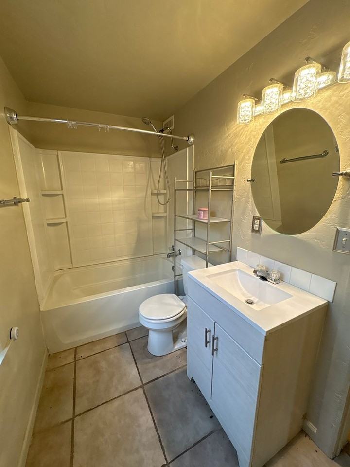 2503 N Adams St - Photo 7 of 10