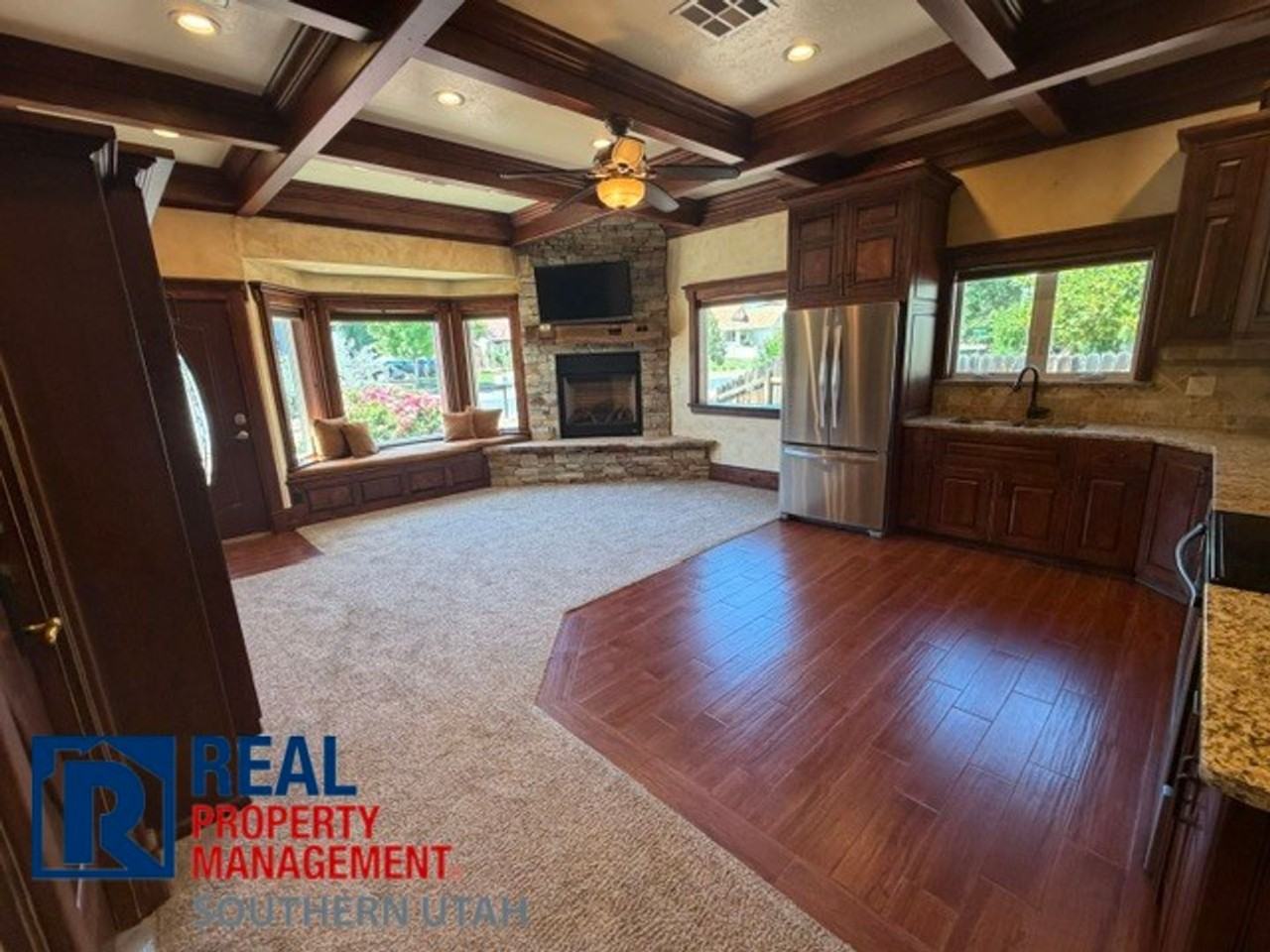 805 Larkspur Rd - Photo 5 of 16