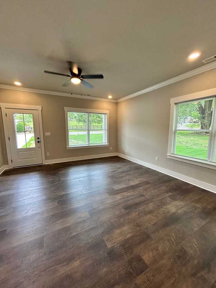 119 Gentry Rd - Photo 3 of 18