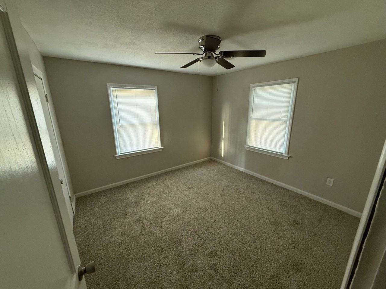 801 S 17th St - Photo 7 of 8