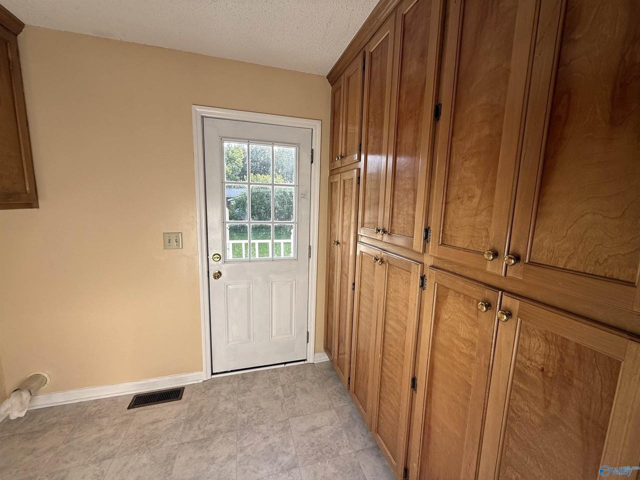 314 Beverly St - Photo 5 of 15