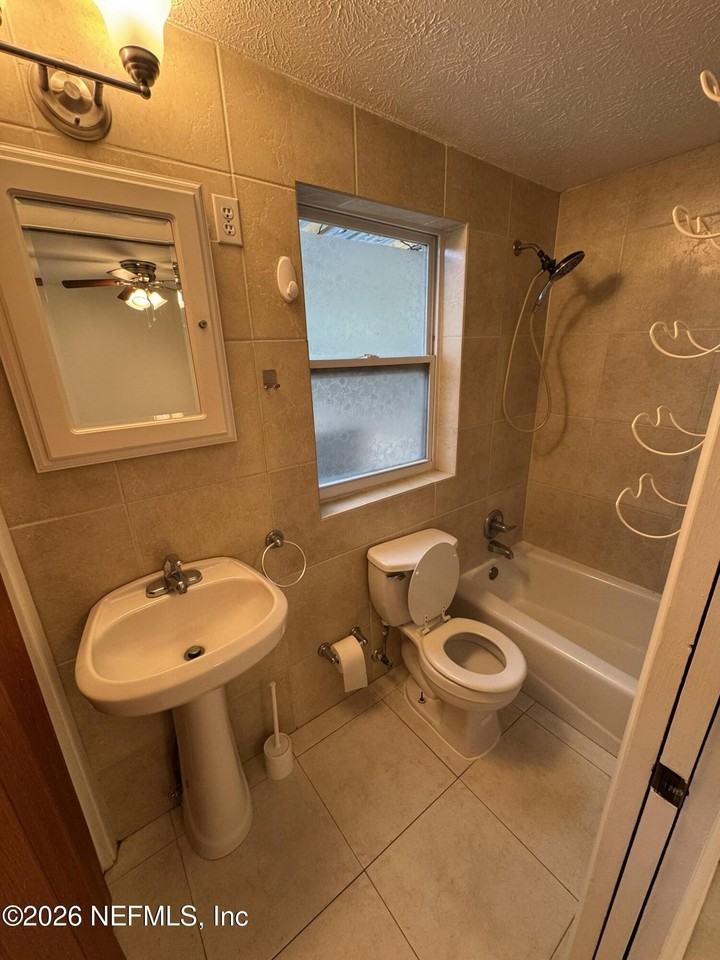 1604 Cherry St #1608 - Photo 7 of 11