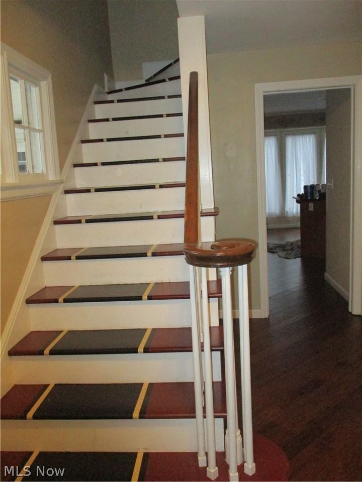 17084 Sunset Dr - Photo 4 of 42