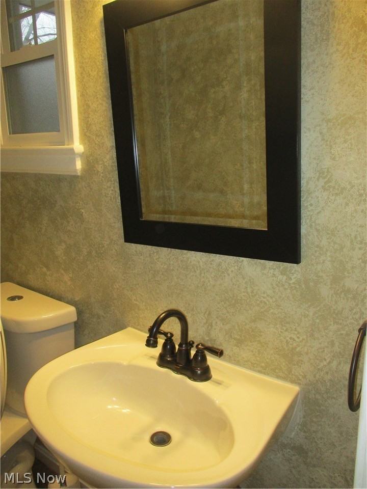 17084 Sunset Dr - Photo 5 of 42