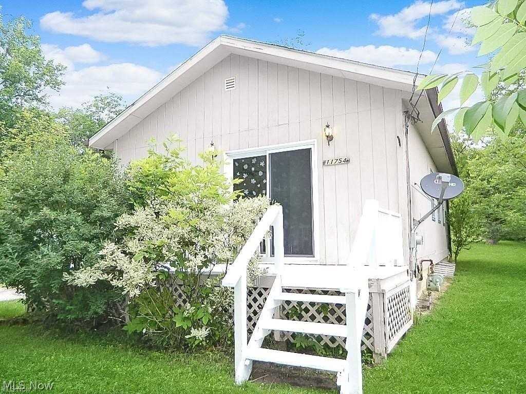 11754 Lakeland Dr - Photo 2 of 17