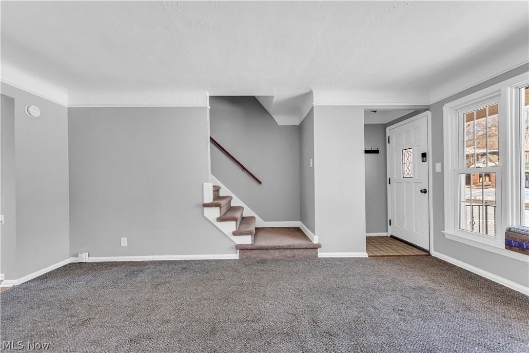 5876 Wickfield Dr - Photo 3 of 28