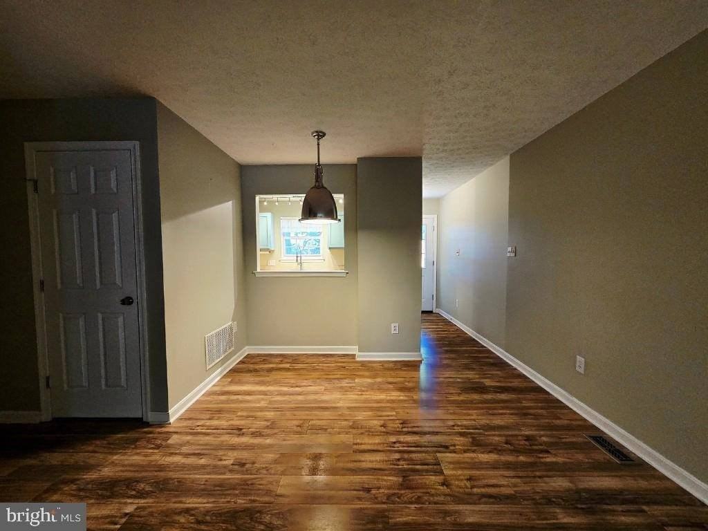 2662 Limestone Ct - Photo 4 of 22