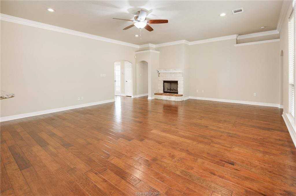 2481 Newark Cir - Photo 4 of 25