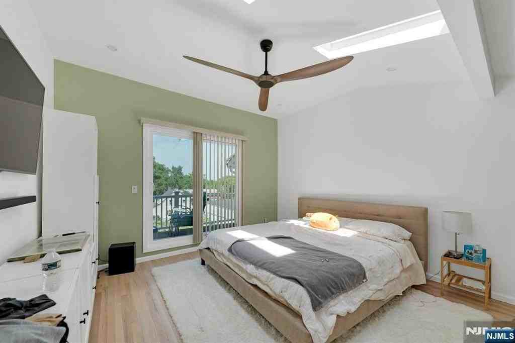 228 Johnson Ave #5 - Photo 6 of 15