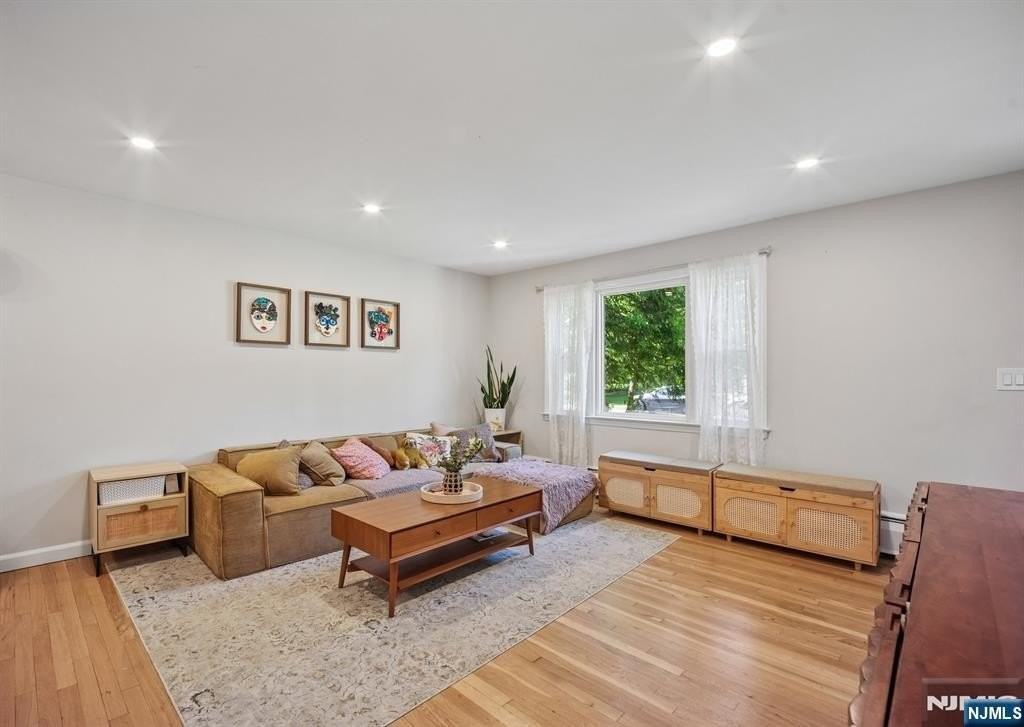 59 Delmar Ave - Photo 4 of 22
