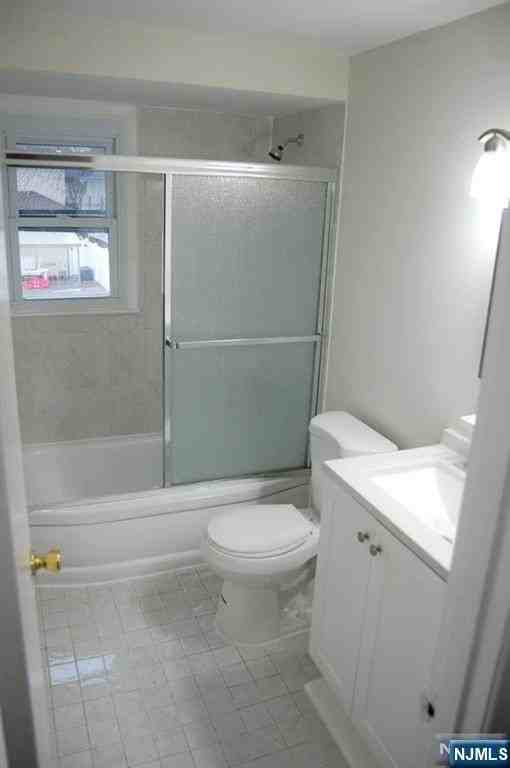 420 Kipp Ave - Photo 5 of 10