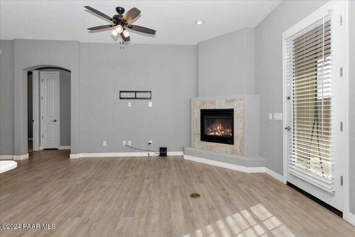 6227 E Bower Ln - Photo 4 of 50