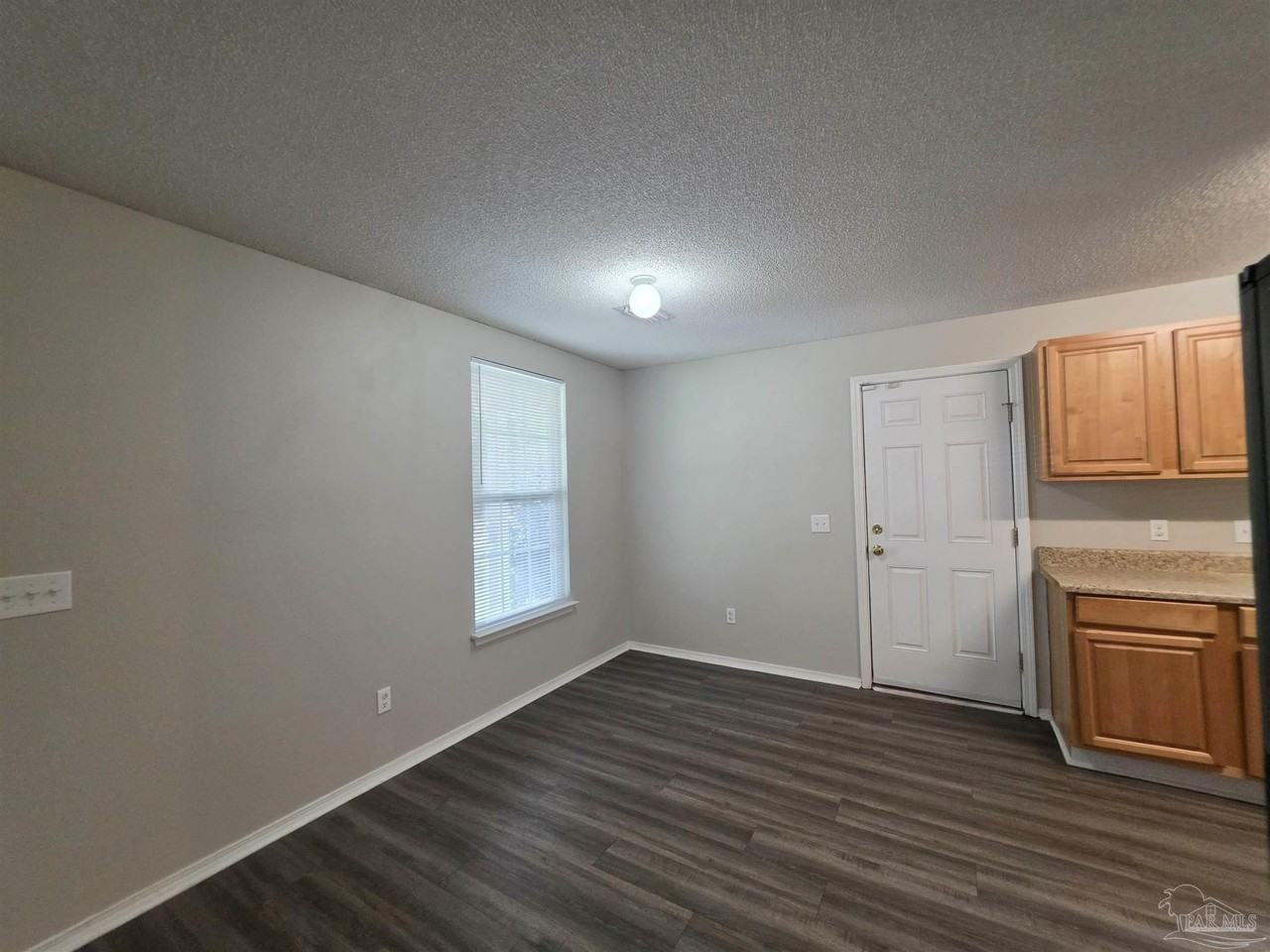8660 Figland Ave - Photo 6 of 18
