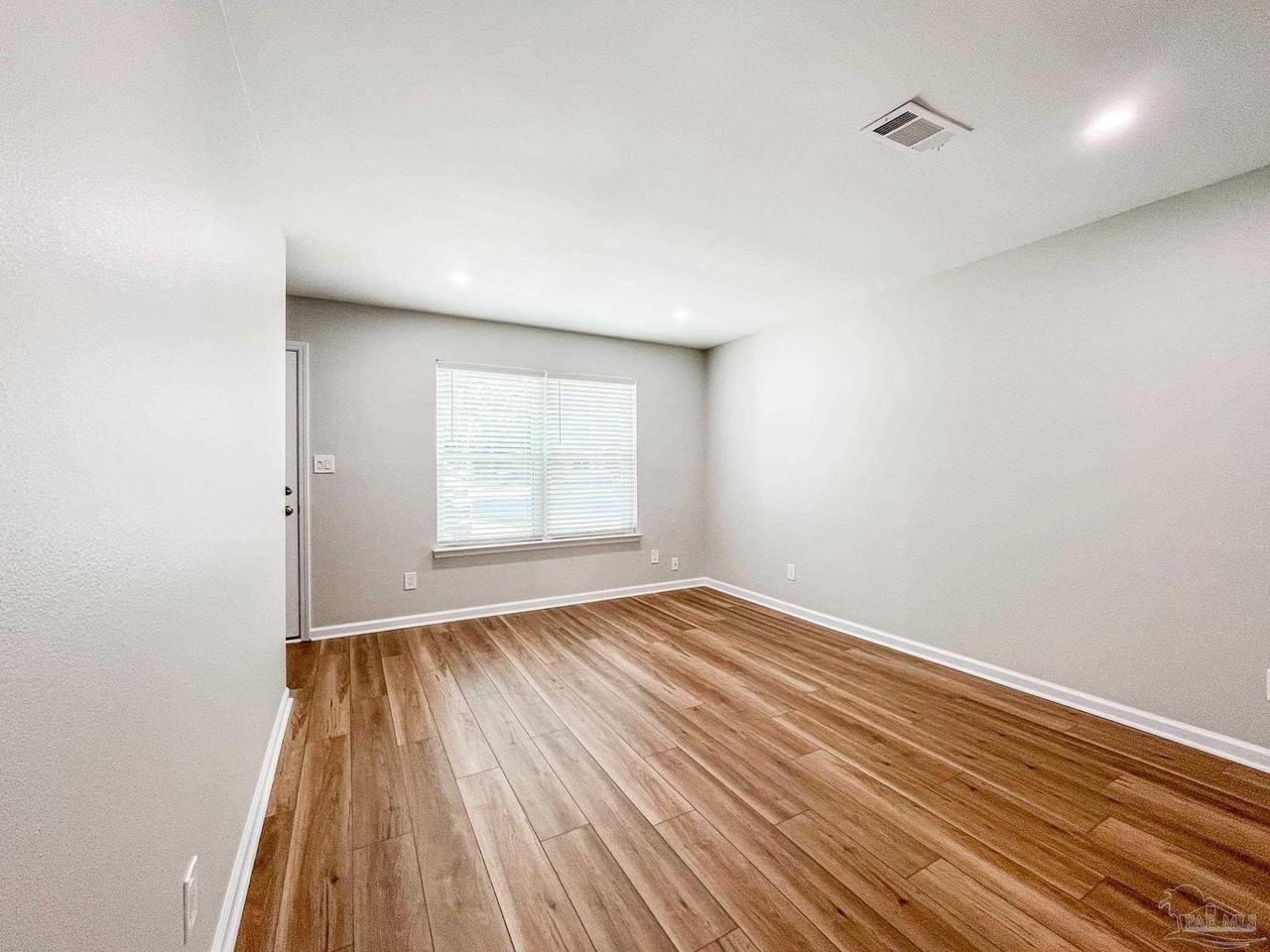 2106 Schwab Ct #B - Photo 6 of 21