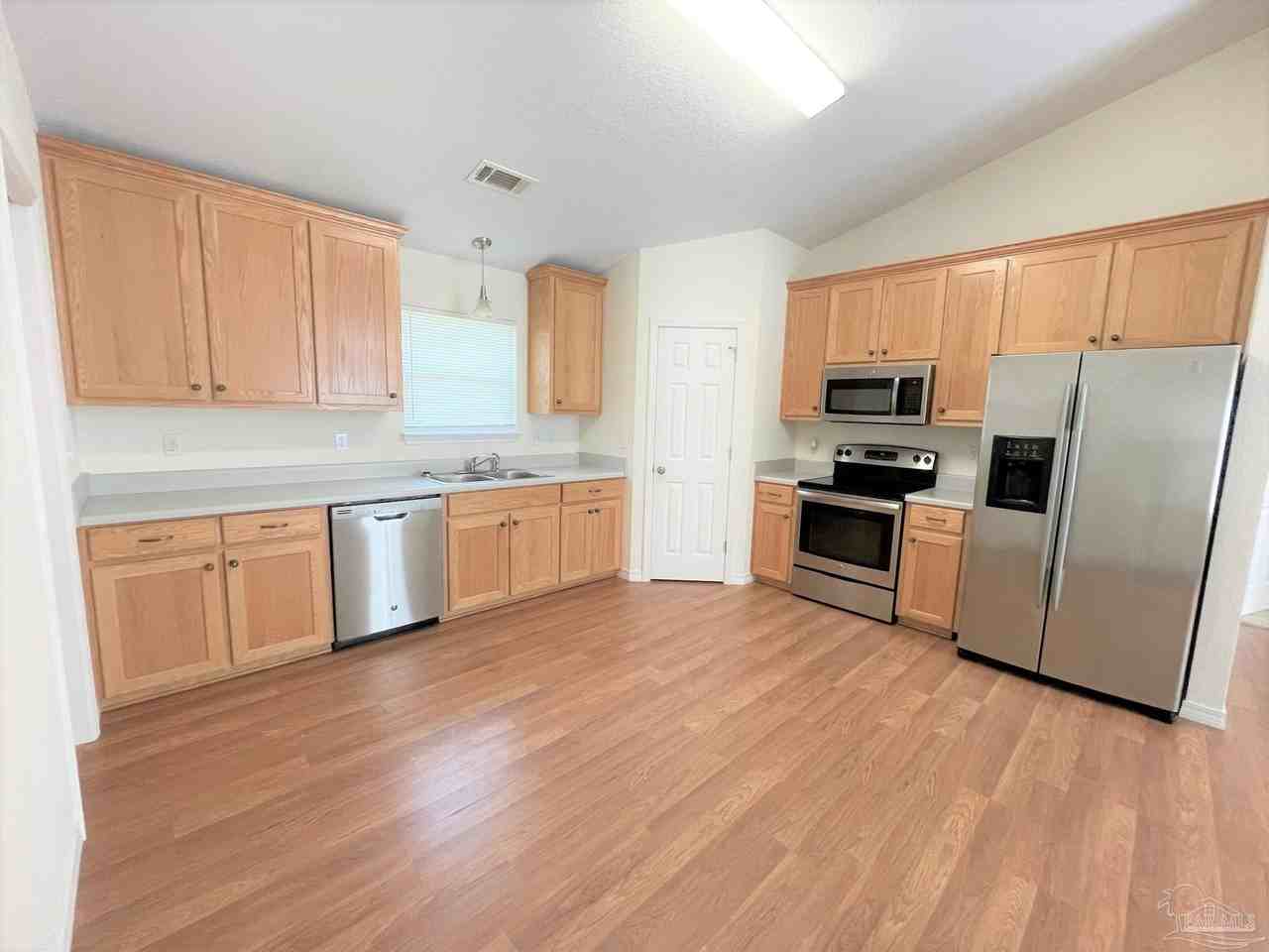 1786 Kell Rd - Photo 4 of 10