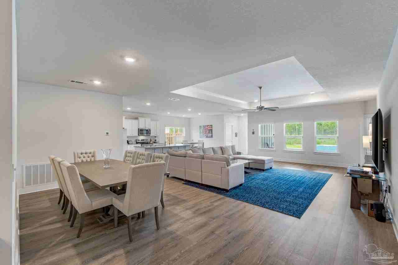 5978 Forest Bay Ave - Photo 5 of 40