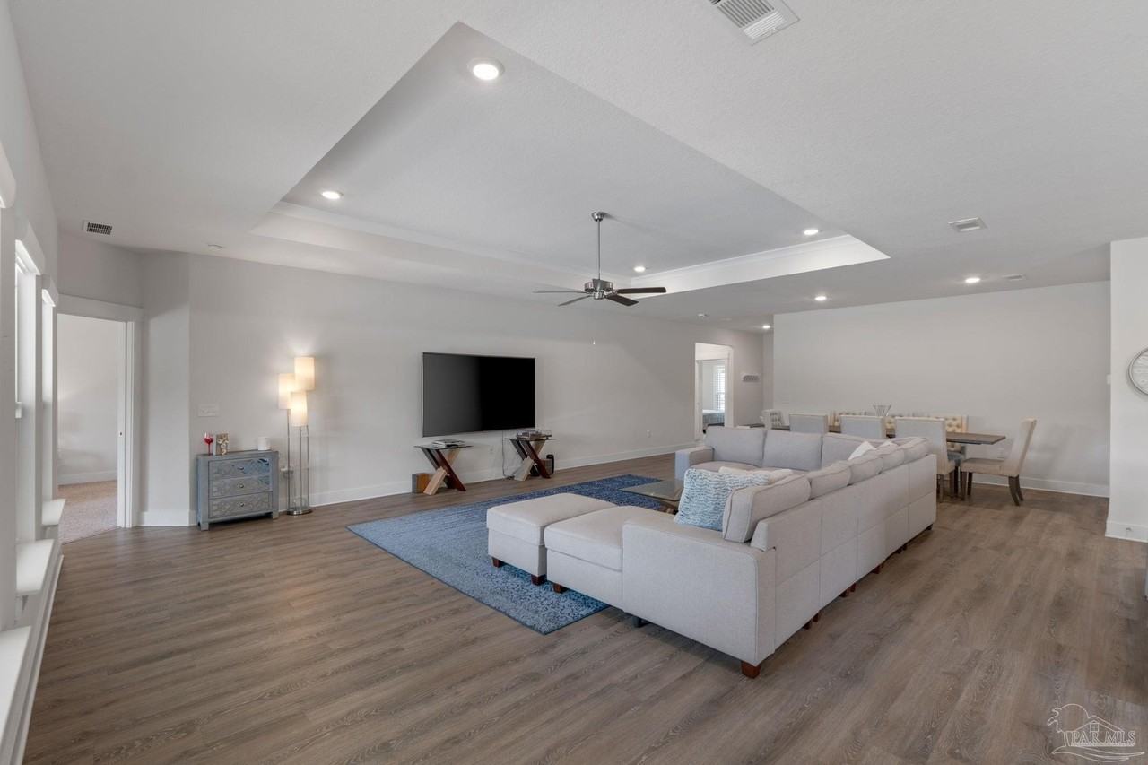 5978 Forest Bay Ave - Photo 7 of 40