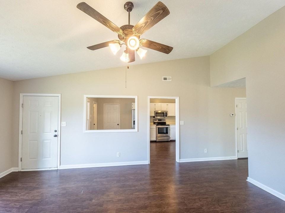 2935 Chillingworth Dr - Photo 3 of 22