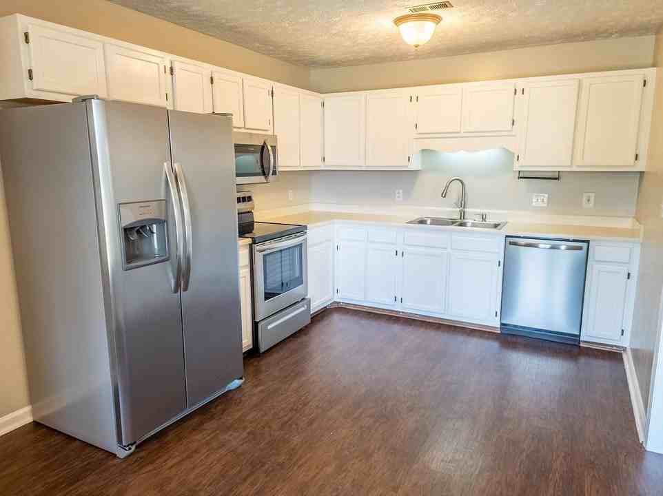 2935 Chillingworth Dr - Photo 7 of 22