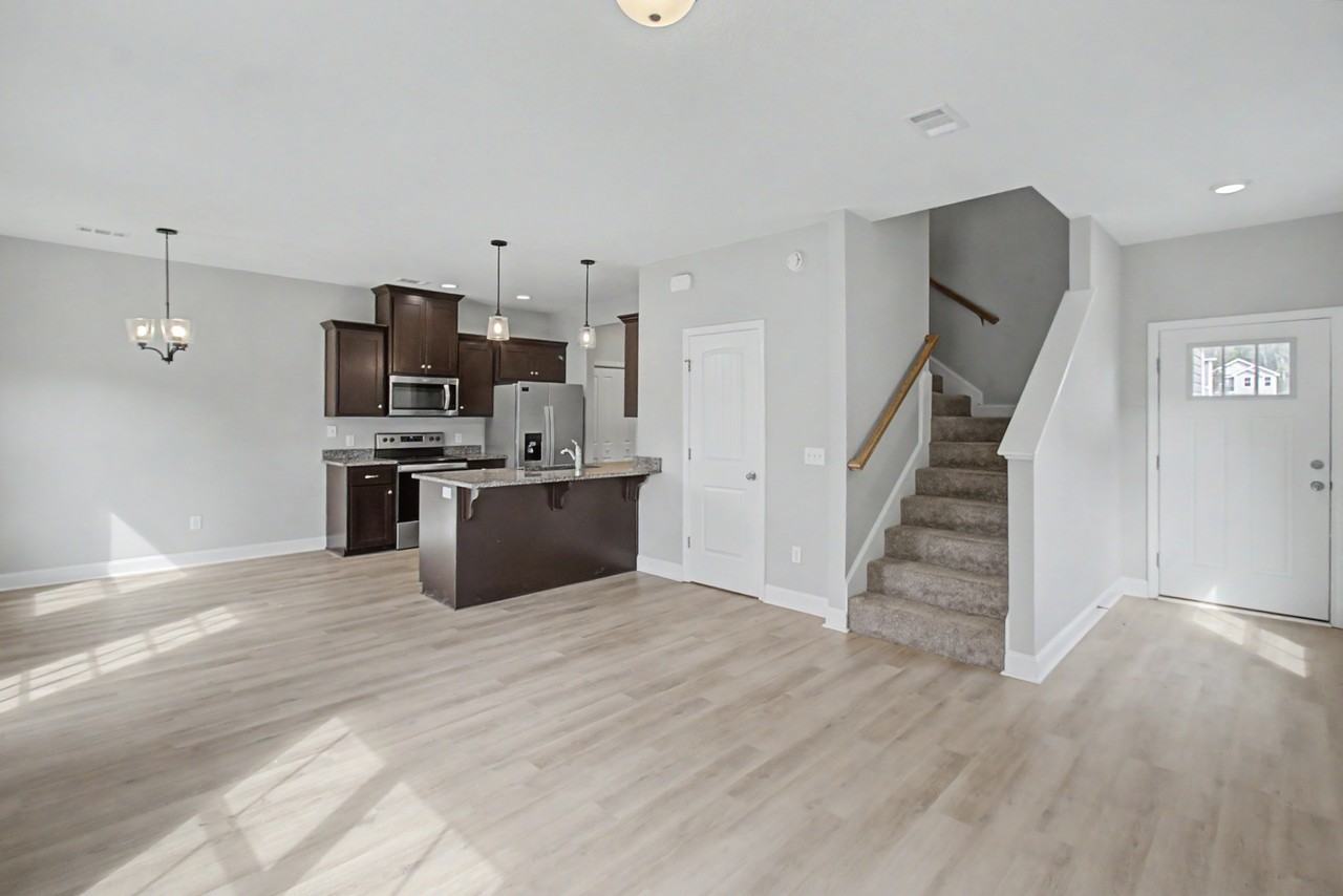 547 Fairview Cir #1 - Photo 3 of 35