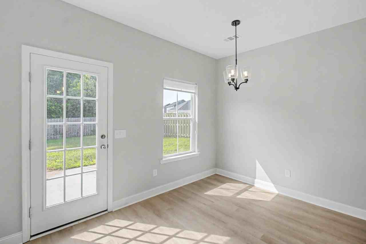 547 Fairview Cir #1 - Photo 6 of 35