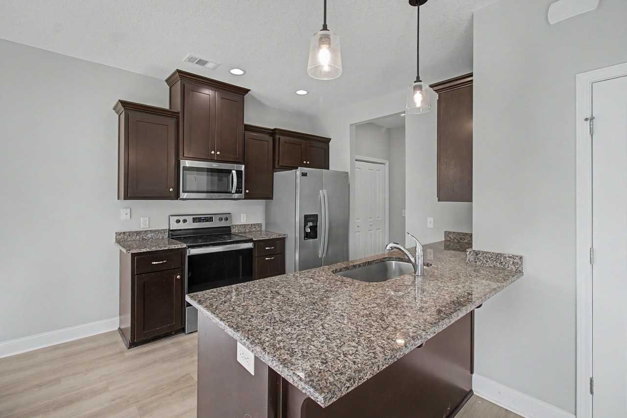 547 Fairview Cir #1 - Photo 7 of 35